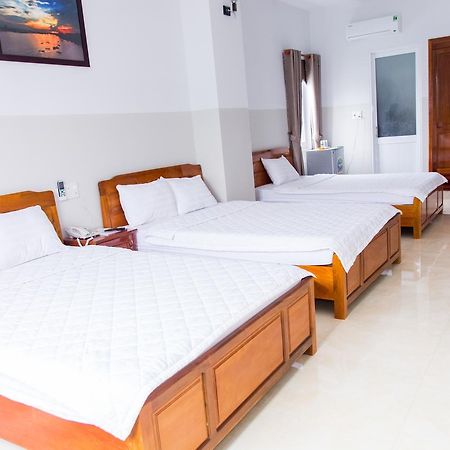 Hoang Thinh Hotel Kon Tum Eksteriør billede