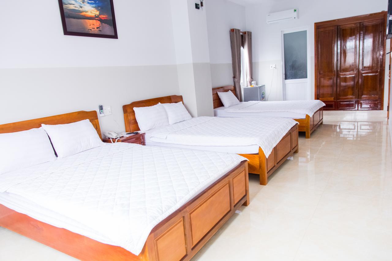 Hoang Thinh Hotel Kon Tum Eksteriør billede