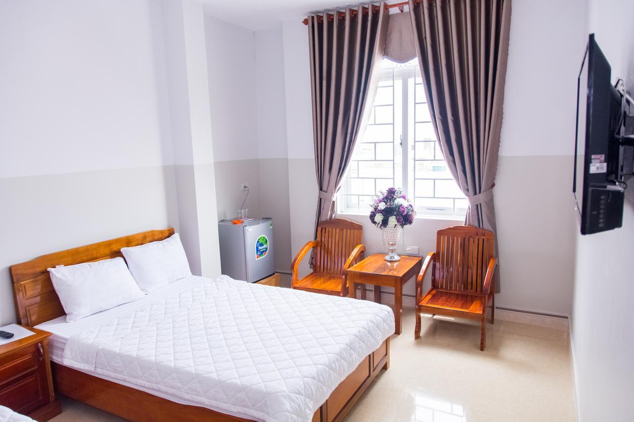 Hoang Thinh Hotel Kon Tum Eksteriør billede