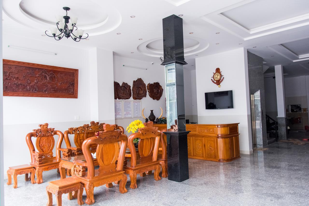 Hoang Thinh Hotel Kon Tum Eksteriør billede