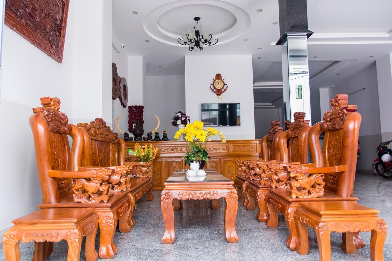 Hoang Thinh Hotel Kon Tum Eksteriør billede